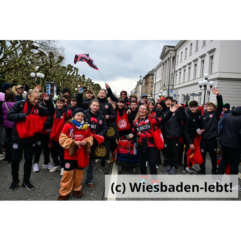 Wiesbadener Fastnachtssonntagsumzug 1045