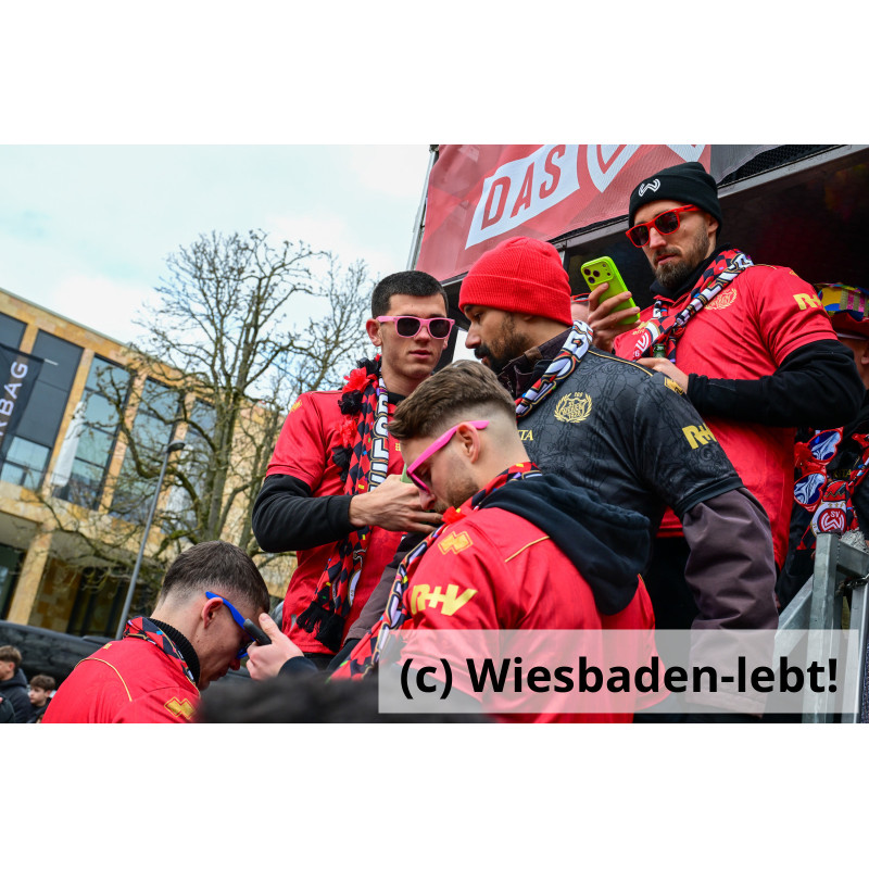 Wiesbadener Fastnachtssonntagsumzug 1124
